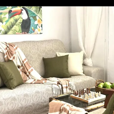 Apartment 2 Bedroom With Balcony In Centre