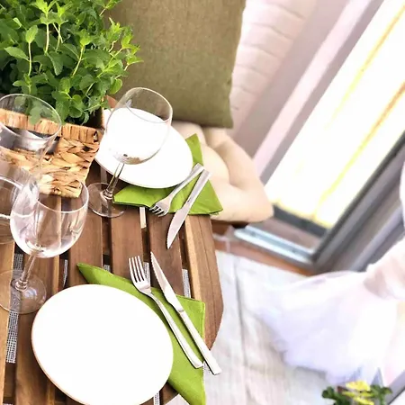 Apartment 2 Bedroom With Balcony In Centre Estepona