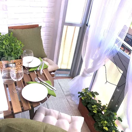 2 Bedroom With Balcony In Centre
