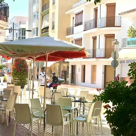 2 Bedroom With Balcony In Centre