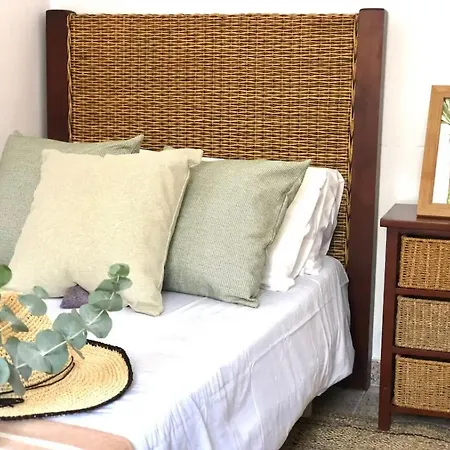 2 Bedroom With Balcony In Centre Διαμέρισμα Εστεπόνα