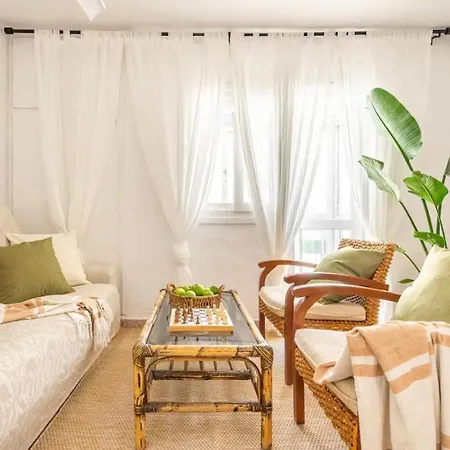 Διαμέρισμα 2 Bedroom With Balcony In Centre Εστεπόνα
